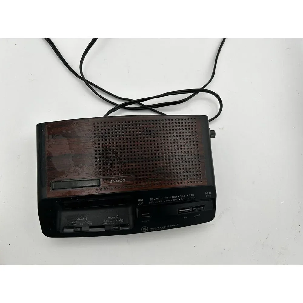 1980's Vintage GE Model 7-4612A‎ Digital Alarm Clock Radio Tested Working